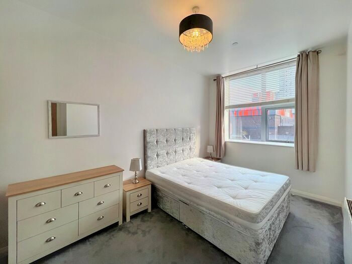 2 Bedroom Flat To Rent In Corporation Street, The Co-Operative, CV1