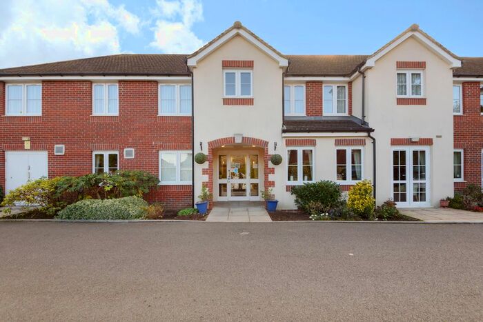 1 Bedroom Property To Rent In Holtsmere Close, Watford, Hertfordshire, WD25