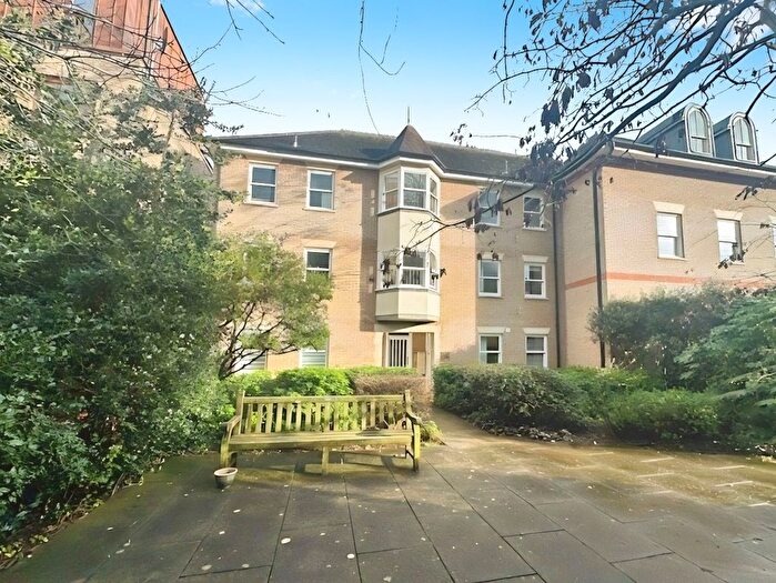 1 Bedroom Flat To Rent In Cathedral Walk, Chelmsford, CM1
