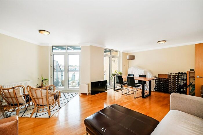 2 Bedroom Flat To Rent In Dunbar Wharf, Narrow Street, E14