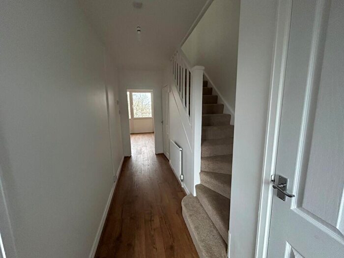 2 Bedroom Apartment To Rent In North Parade, Yate, BS37