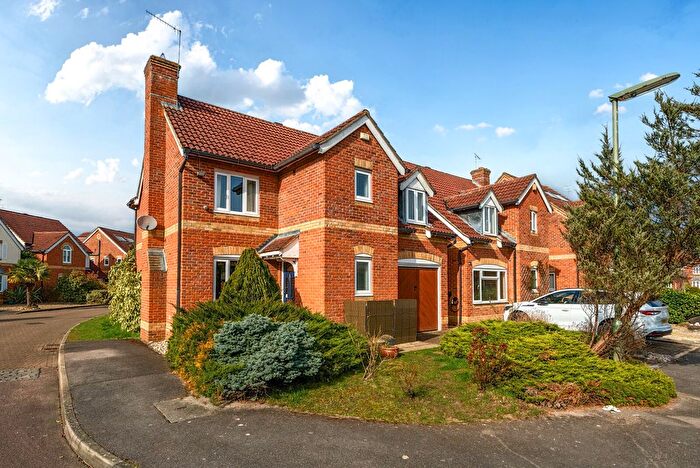 3 Bedroom Detached House To Rent In Dixon Drive, Weybridge, Surrey, KT13