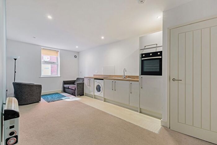 2 Bedroom Flat To Rent In Arden Street, Stratford-Upon-Avon, CV37