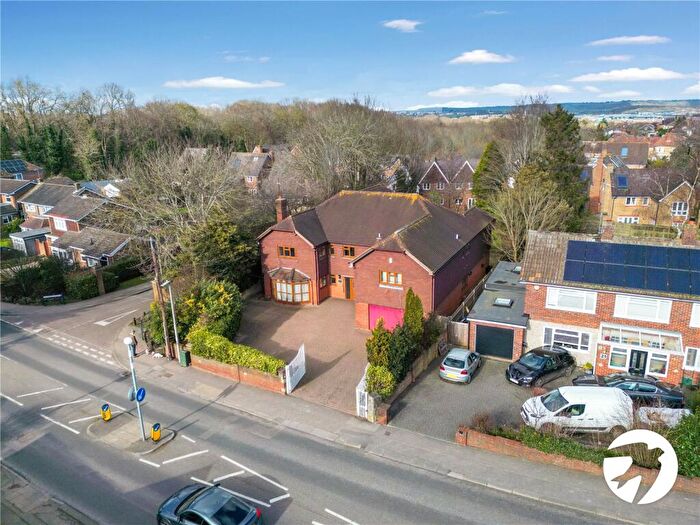6 Bedroom Detached House To Rent In Priestfields, Rochester, Kent, ME1