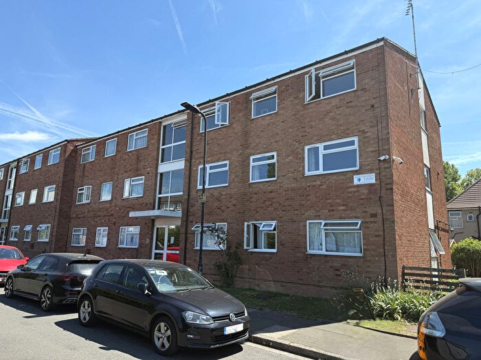 2 Bedroom Flat For Sale In Kentford Way, Northolt, UB5