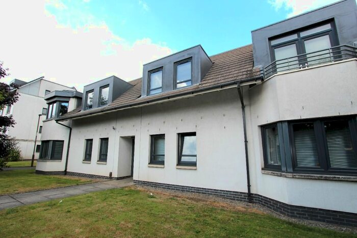 3 Bedroom Flat To Rent In Glasgow Road, East Craigs, Edinburgh, EH12