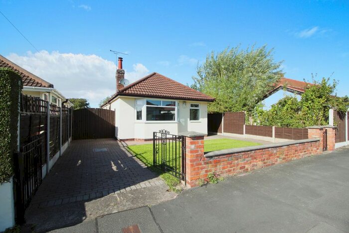 3 Bedroom Detached Bungalow To Rent In Marina Drive, Upton, Chester, CH2