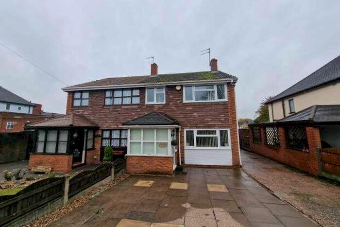 3 Bedroom Property To Rent In Lichfield Road, Wolverhampton, WV11