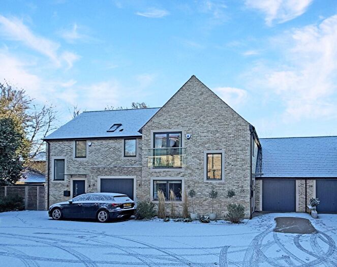 3 Bedroom Semi Detached House For Sale In Vinery Road, Cambridge, CB1