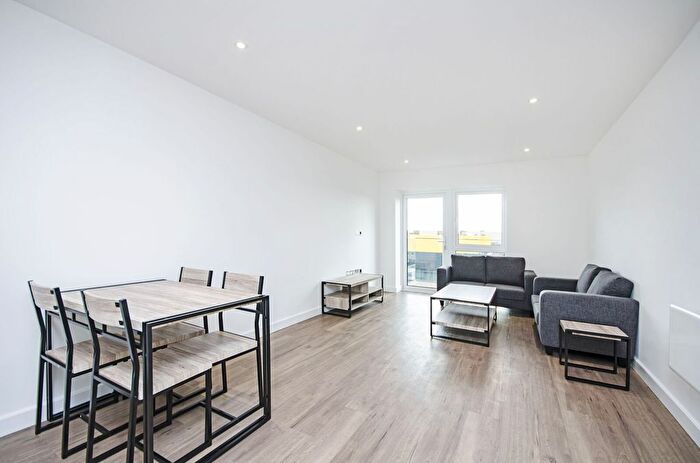2 Bedroom Flat To Rent In Aerodrome Road, Colindale, London, NW9