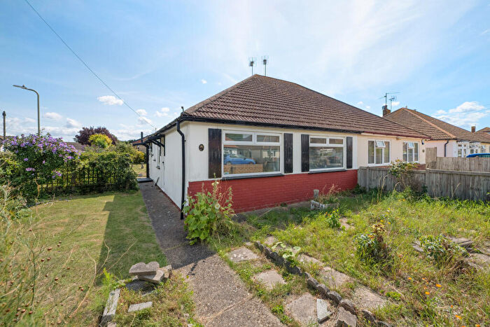 2 Bedroom Bungalow For Sale In Woodman Avenue, Whitstable, CT5