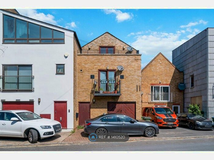 1 Bedroom Flat To Rent In Woodland Grove, London, SE10