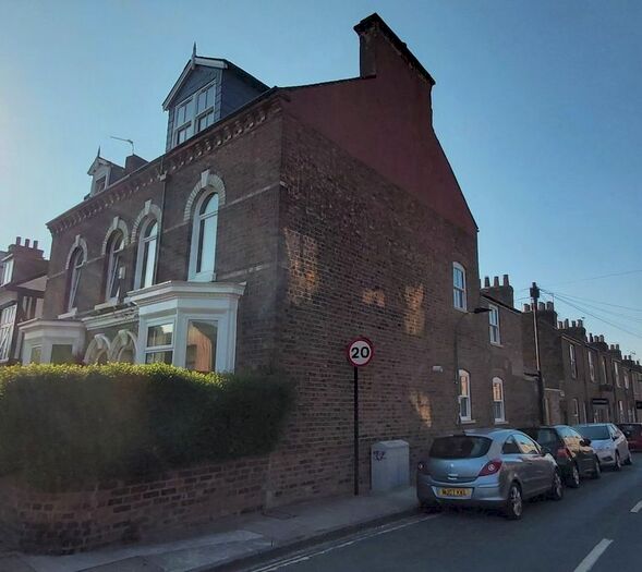 2 Bedroom Flat To Rent In Lawrence Street, York, YO10