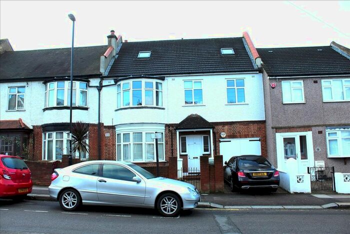 2 Bedroom Flat To Rent In Davenport Road, Catford, London, SE6