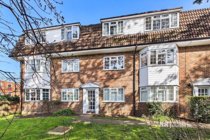 2 Bedroom Flat For Sale In Alexandra Road, Epsom, Surrey., KT17