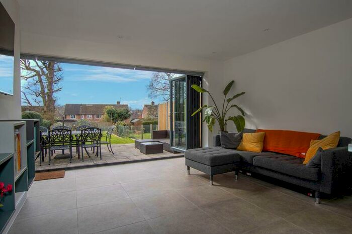 3 Bedroom Semi-Detached House To Rent In Copthorne Bank, Copthorne, RH10