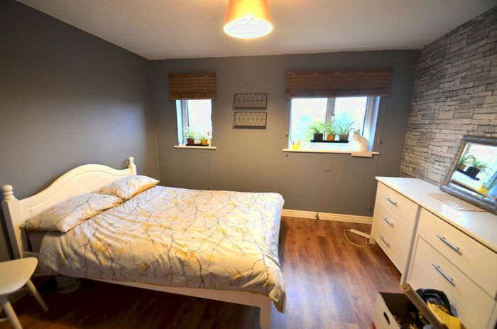 1 Bedroom Terraced House To Rent In Shellfield Close, Staines-Upon-Thames, TW19