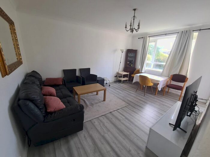 2 Bedroom Flat To Rent In Bonham Road, London, SW2