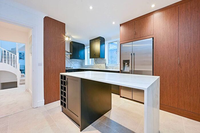 3 Bedroom Terraced House For Sale In Carlyle Road, Ealing, London, W5