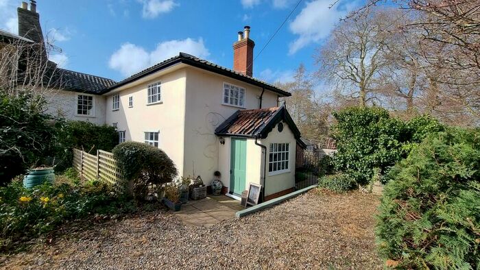 3 Bedroom Semi-Detached House For Sale In Walpole, Halesworth, IP19