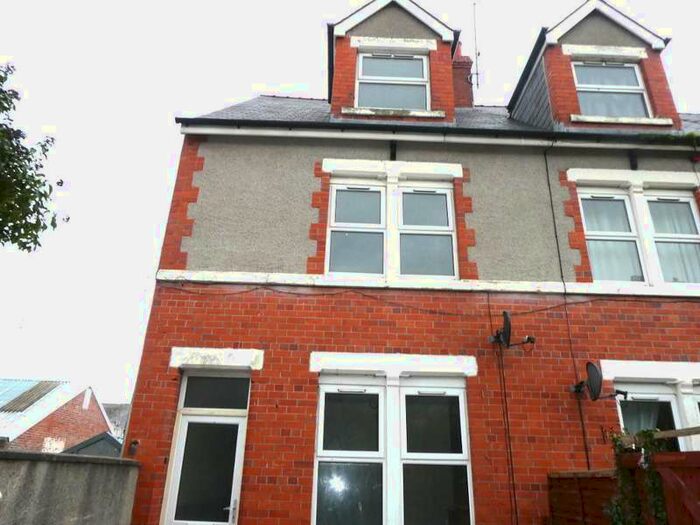 4 Bedroom End Of Terrace House To Rent In Avon Terrace, Colwyn Bay, LL29