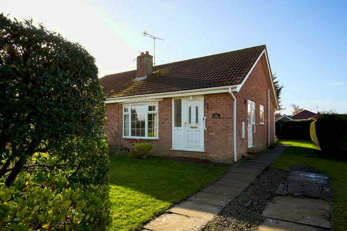 2 Bedroom Bungalow For Sale In Daneswell Close, Stamford Bridge, York, East Riding Of Yorkshi, YO41