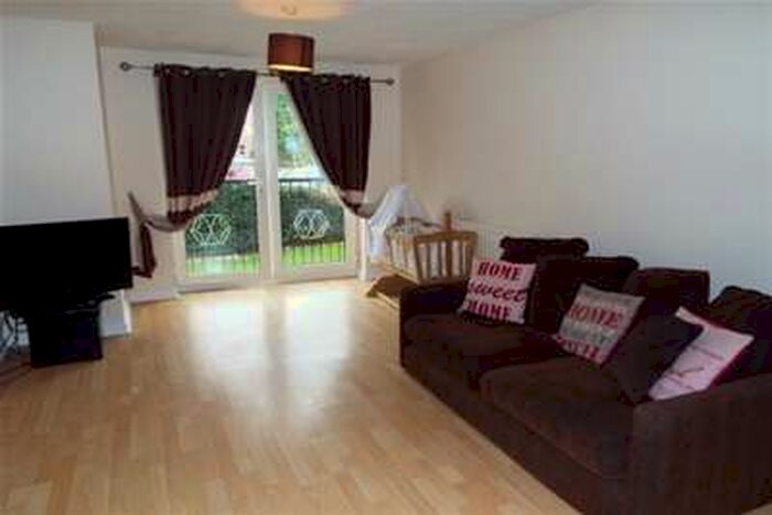 2 Bedroom Flat To Rent In Fenwick Court, Netherfield, NG4