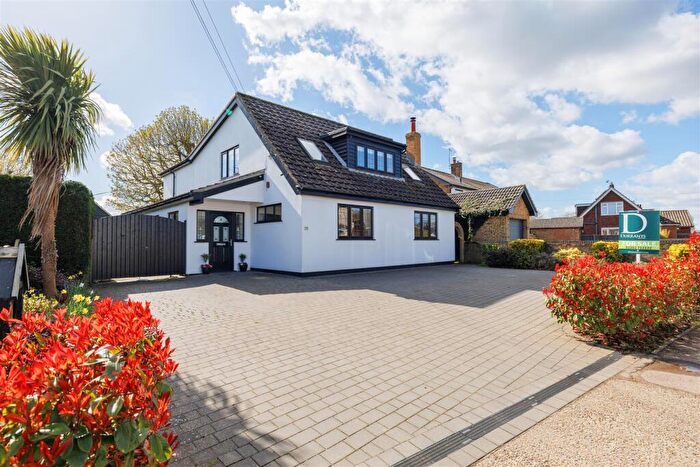 6 Bedroom Detached House For Sale In Whites Lane, Kessingland, Lowestoft, NR33