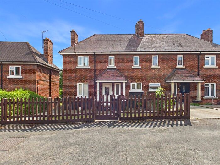 3 Bedroom Semi Detached House For Sale In Birch Avenue, Gloucester, GL4