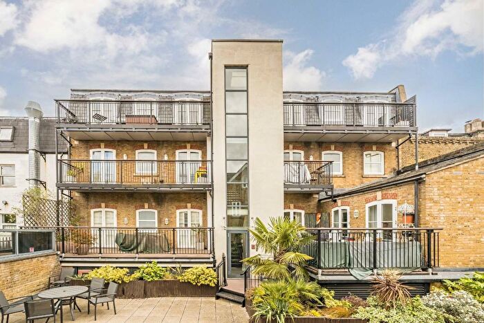 2 Bedroom Flat To Rent In Feltham Avenue, East Molesey, KT8