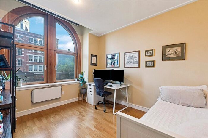 2 Bedroom Apartment For Sale In City Road, London, EC1V