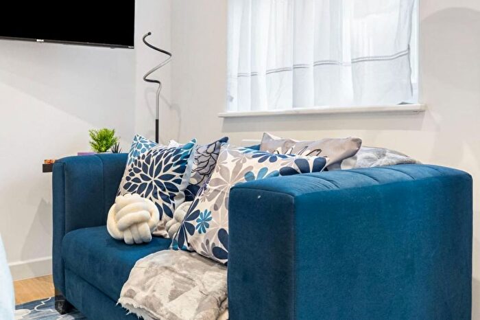 1 Bedroom Studio To Rent In Ravenscroft Avenue, London, NW11