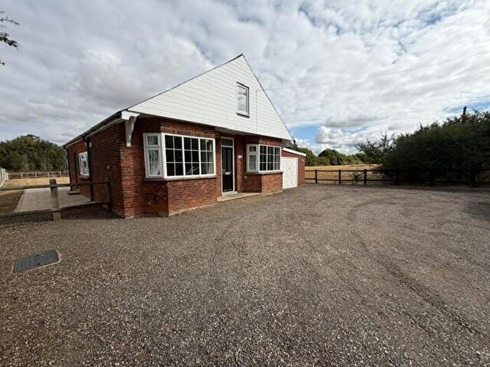 4 Bedroom Detached Bungalow To Rent In Main Road, Chelmsford, CM3
