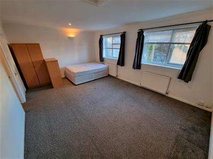 1 Bedroom Studio Flat To Rent In Belmont Road, SM6