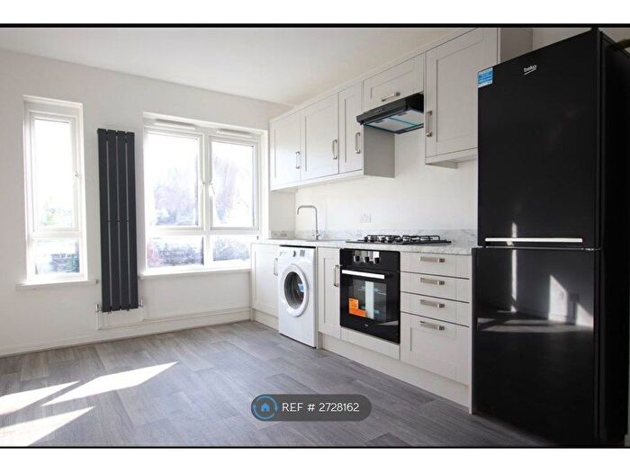 3 Bedroom Flat To Rent In Eastney Road, Croydon, CR0