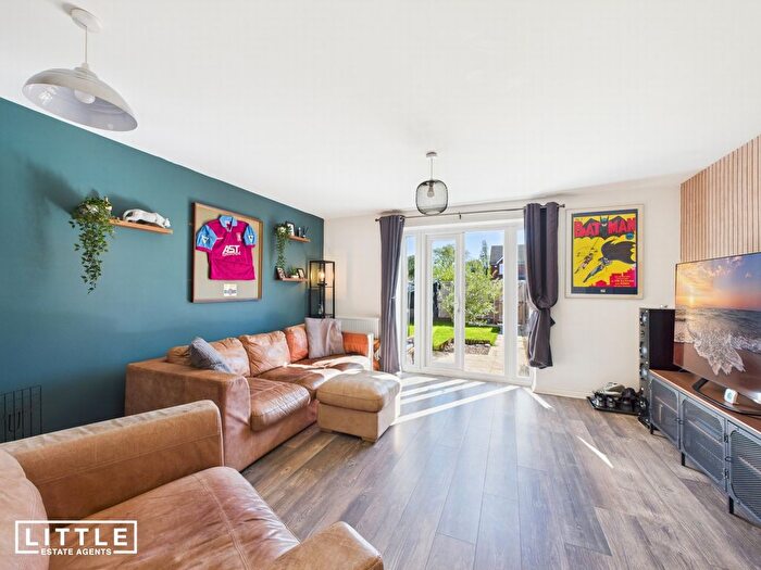 3 Bedroom Town House For Sale In Newton Road, Lowton, WA3