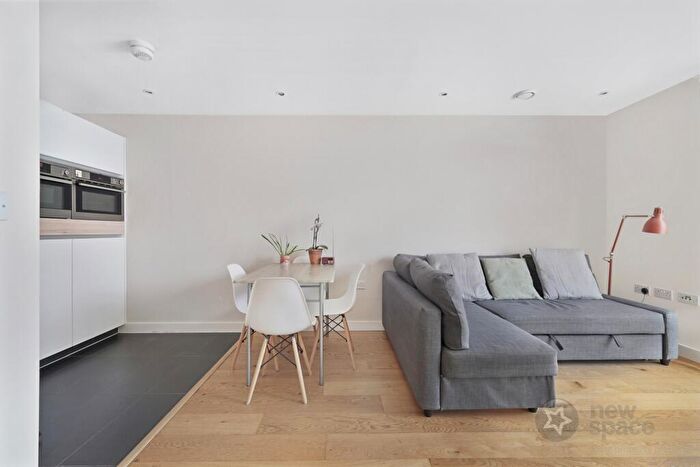 1 Bedroom Flat To Rent In Hoxton Wharf, Wiltshire Row, Hoxton, N1