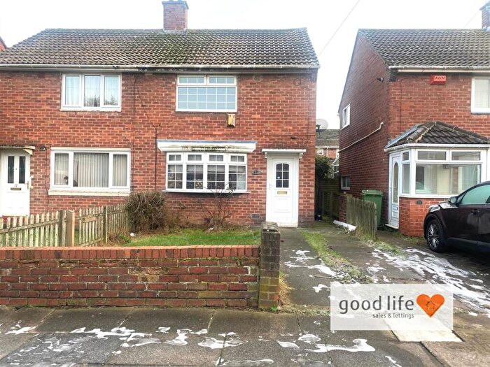 2 Bedroom Semi Detached House To Rent In Avonmouth Square, Farringdon, Sunderland, SR3