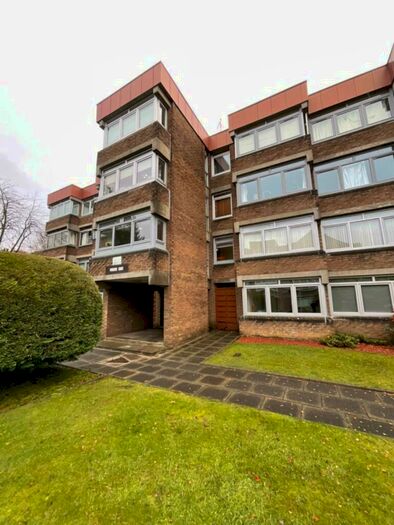 3 Bedroom Flat To Rent In Windsor, Dirleton, Glasgow, G41