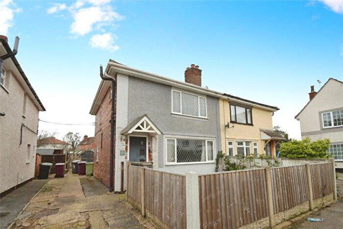 3 Bedroom Semi Detached House For Sale In Hardwick Avenue, Mansfield, Nottinghamshire, NG20