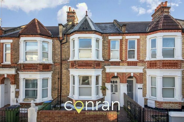 3 Bedroom Terraced House To Rent In Woodhill, Woolwich, SE18
