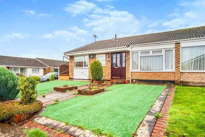 3 Bedroom Semi-Detached Bungalow To Rent In Thorndale Close, Chatham, Kent, ME5
