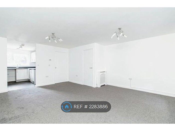 3 Bedroom End Of Terrace House To Rent In Rainbow Gardens, Dartford, DA1
