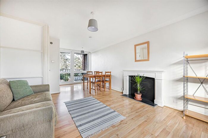 2 Bedroom Flat For Sale In Christchurch Road, Reading, RG2