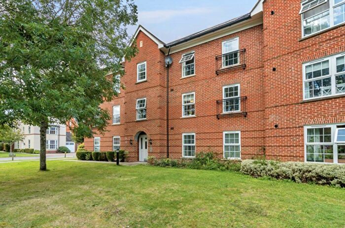 2 Bedroom Flat To Rent In Brick Lane, Romsey, SO51