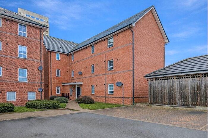 2 Bedroom Flat To Rent In Foxglove Walk, Newcastle Upon Tyne, NE5
