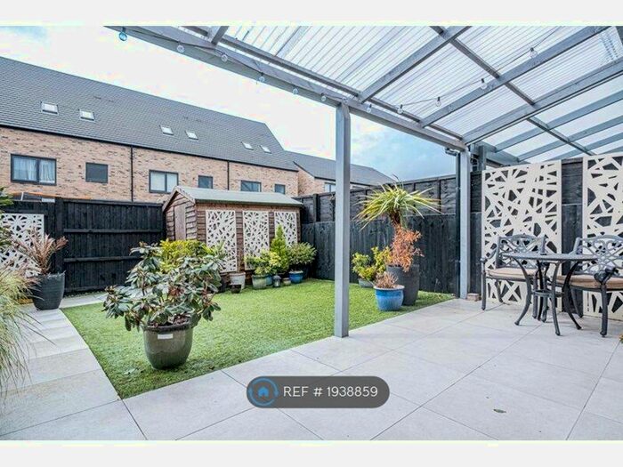 4 Bedroom Terraced House To Rent In Ansel Adams Way, Harrow, HA2