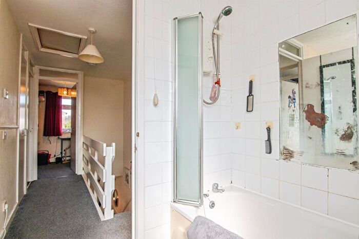 3 Bedroom End Of Terrace House For Sale In Cheaton Close, Leominster, HR6