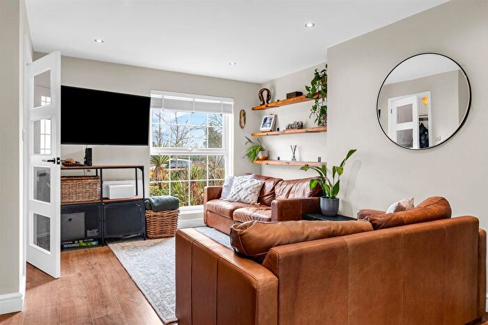 3 Bedroom End Of Terrace House For Sale In Chequers, Welwyn Garden City, AL7