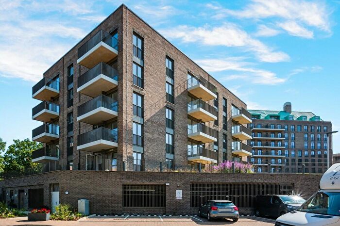 2 Bedroom Flat To Rent In Wolff House, Ridgeway Views, London, NW7